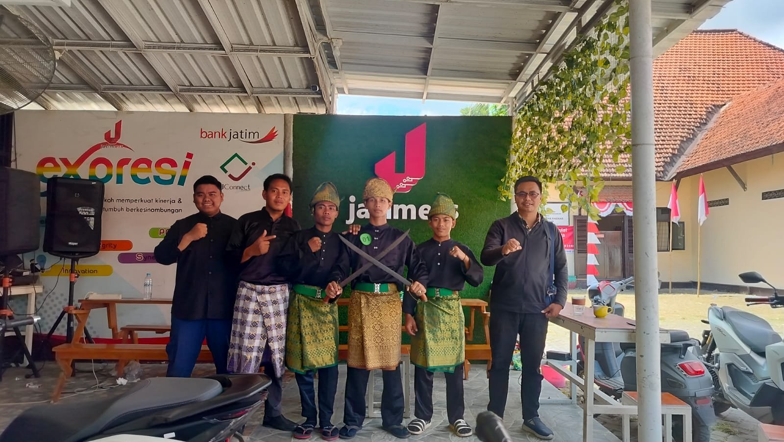 Thumbnail: SMK MUDA BAWEAN JUARA 1 DALAM LOMBA PENCAK PANGANTEN TINGKAT SMA/MA/SMK  SE-KECAMATAN SANGKAPURA DALAM PHBN HUT RI KE 80 KEC. SANGKAPURA