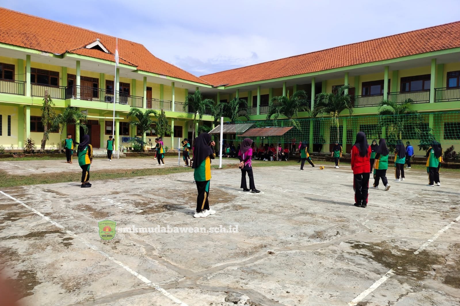 Thumbnail: SMK MUDA Bawean dan SMAMDA Sangkapura Gelar Olahraga Bersama